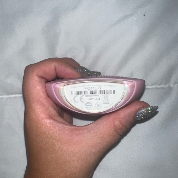 Foreo - Picture 3 of 4